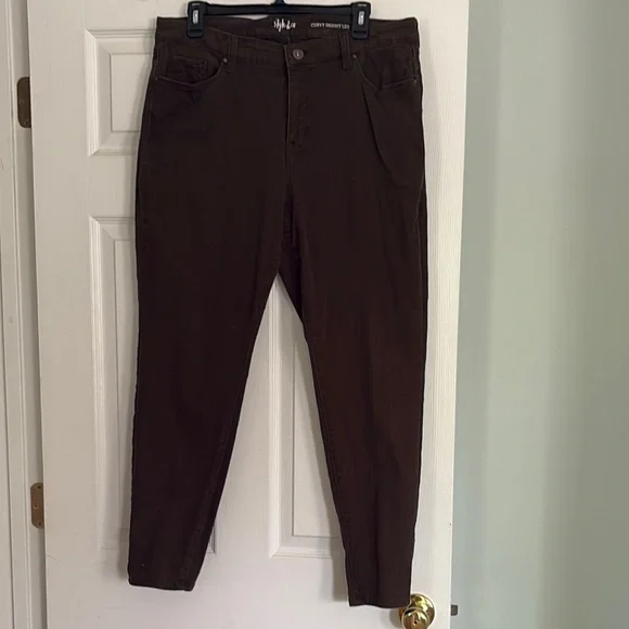 Style & Co. Women's Deep Olive/Brown Jeans - Picture 1 of 5